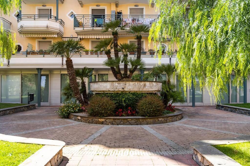Апартаменты Centrale Vicino Spiagge E Ciclabile + Box-Auto ! Арма-ди-Таджа Экстерьер фото